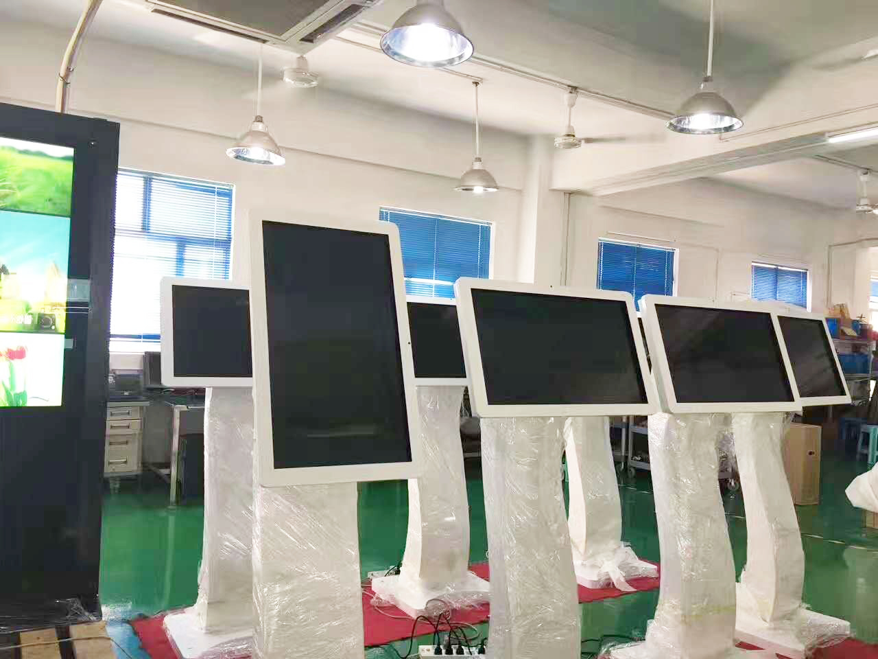 广告机生产实拍 广告机生产实拍