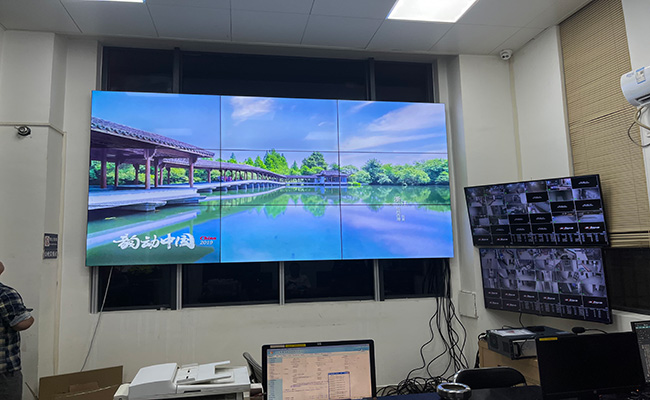 雅迅达汕头某派出所液晶拼接屏案例