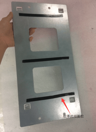 电梯里的广告机是怎么安装上去的呢?(图文)